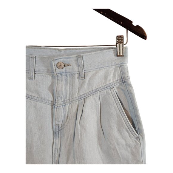 Levi's Featherweight Light Wash Pleated V-Yoke Denim Skirt Western Women's 24 - Picture 9 of 13